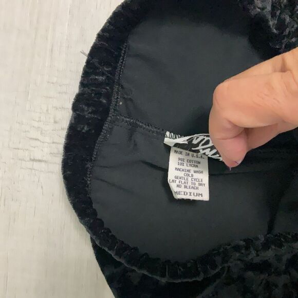 Luxurious Black Velvet Leggings Soft Stretchy Pants Elegant Loungewear - Picture 6 of 6